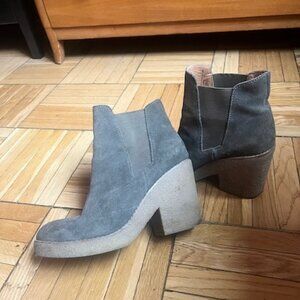 Suede boots